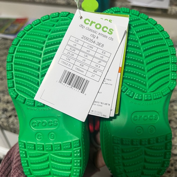 Brand Neww Toddler Disney Crocs c9 - Picture 4 of 4